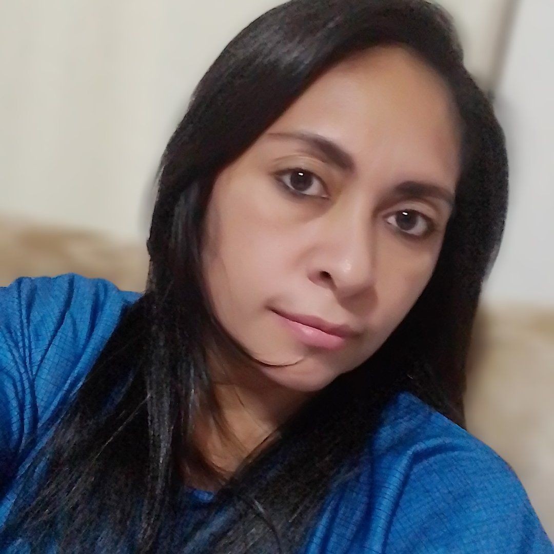 - Monique Santos, 33